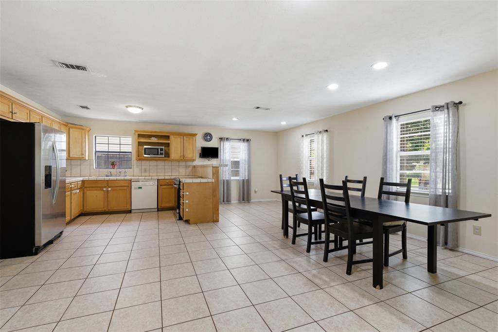 1505 Montclair Street, Arlington, TX 76015