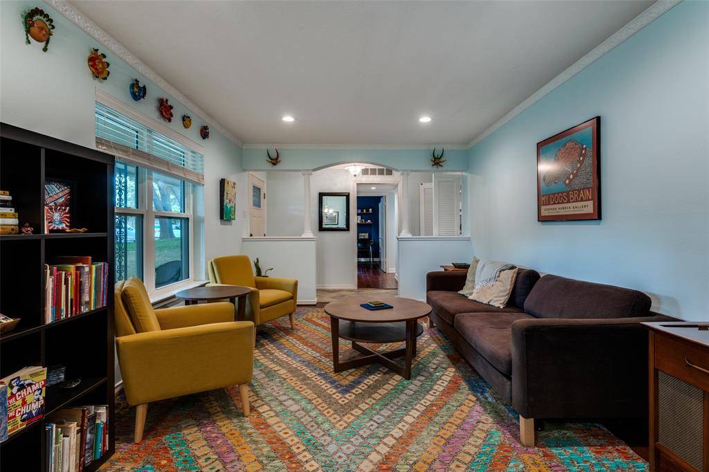 10946 Ridgemeadow Drive, Dallas, TX 75218