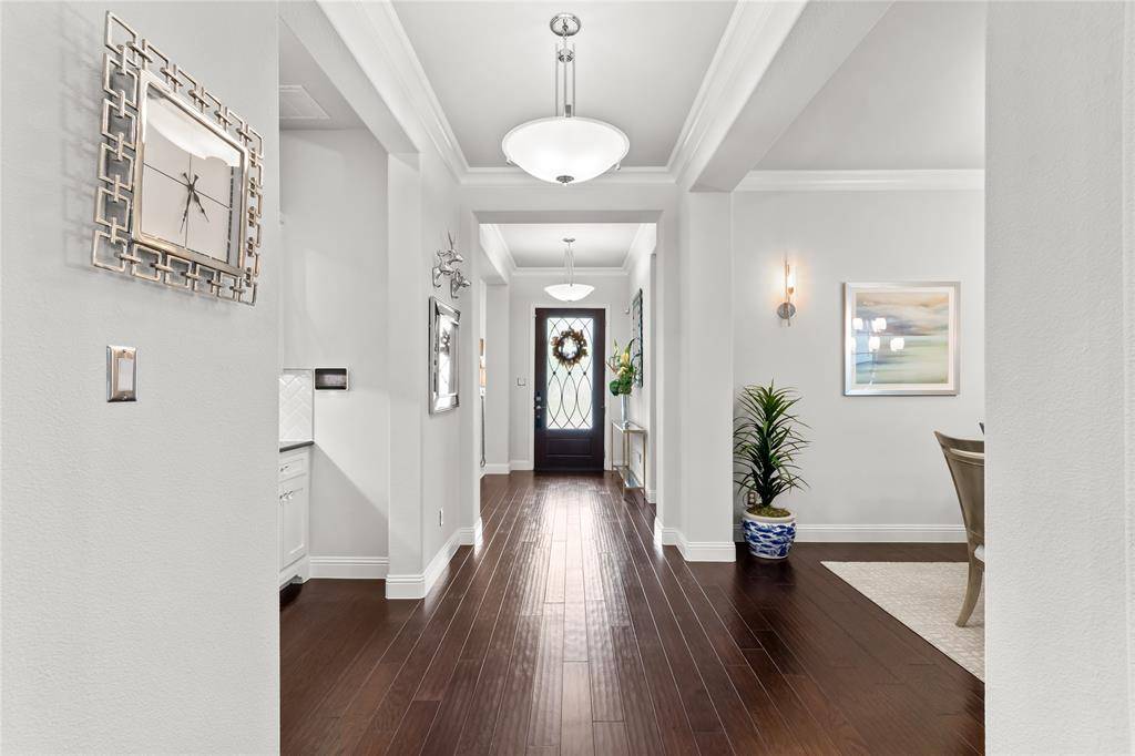 1810 Birds Fort Trail, Arlington, TX 76005