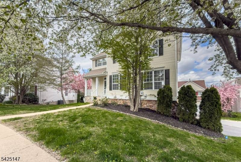 227 Winding Hill Dr, Mount Olive Twp., NJ 07840