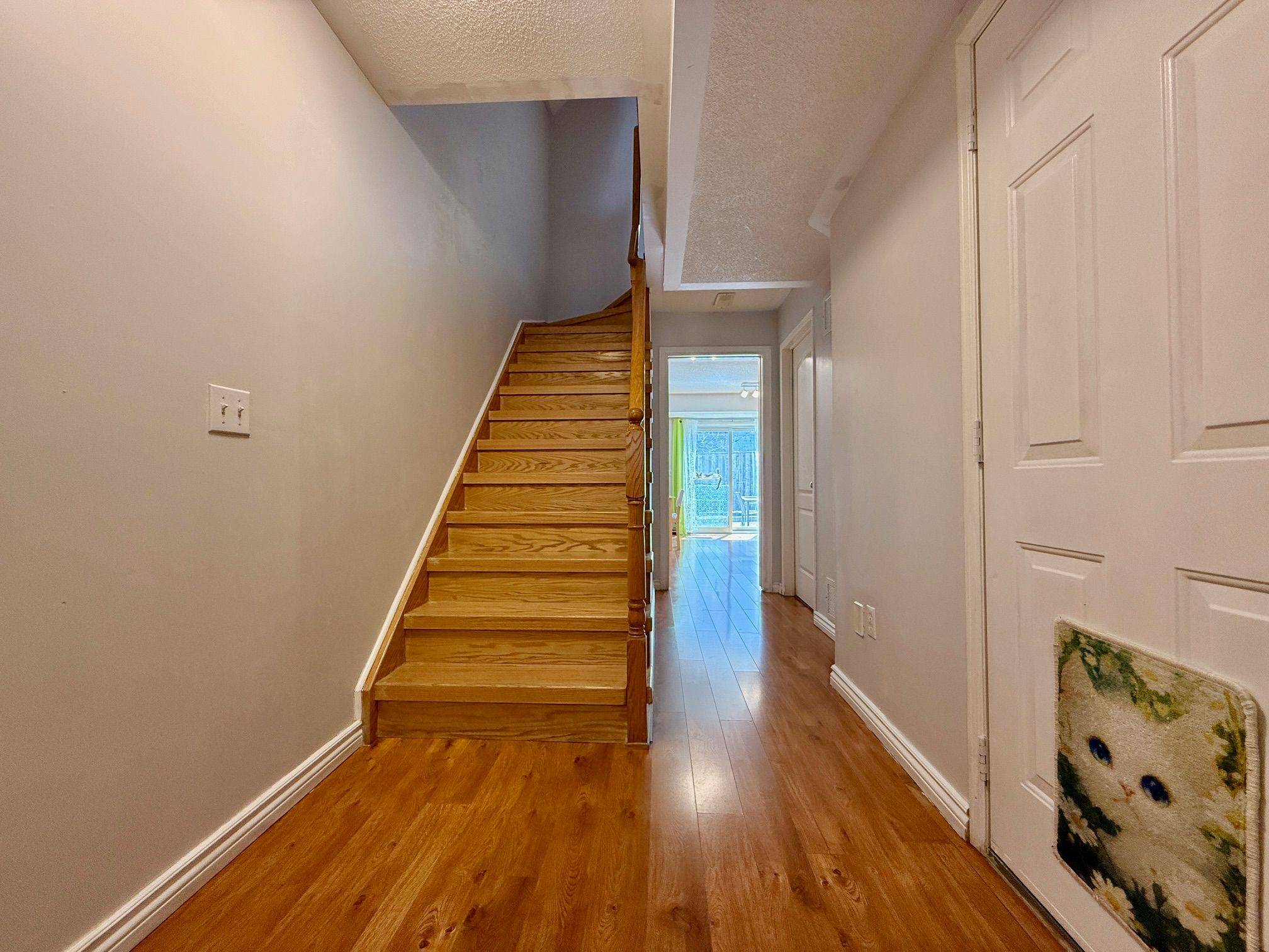 121 Mike Myers DR, Toronto E04, ON M1P 5G4