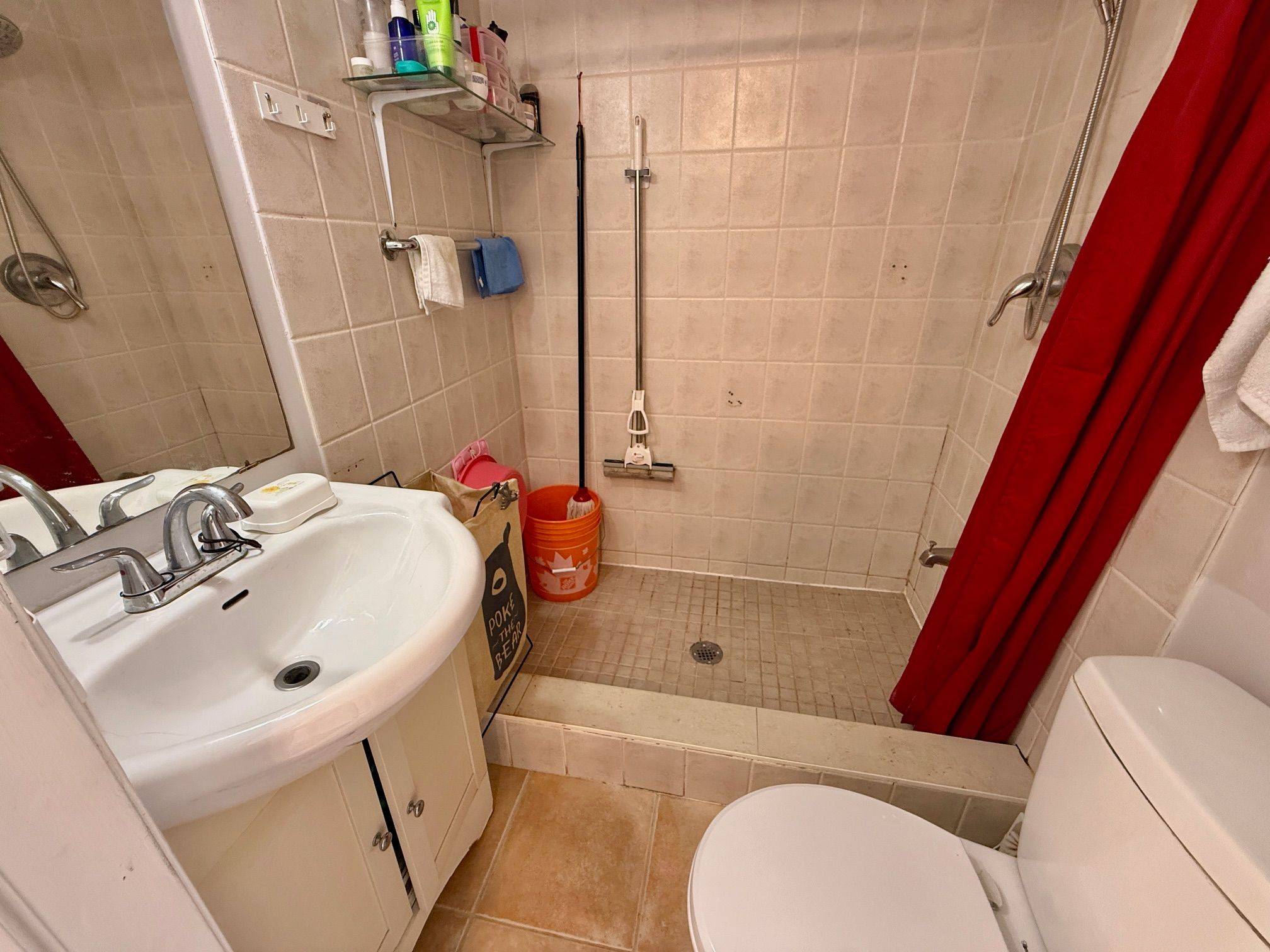 121 Mike Myers DR, Toronto E04, ON M1P 5G4