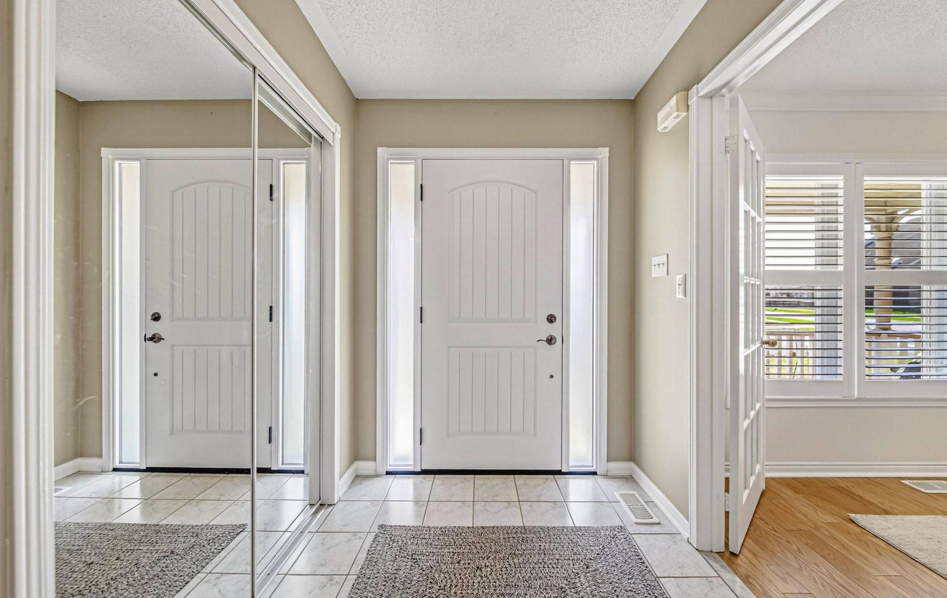 4 Sturgess CRES, Whitby, ON L1M 1J9