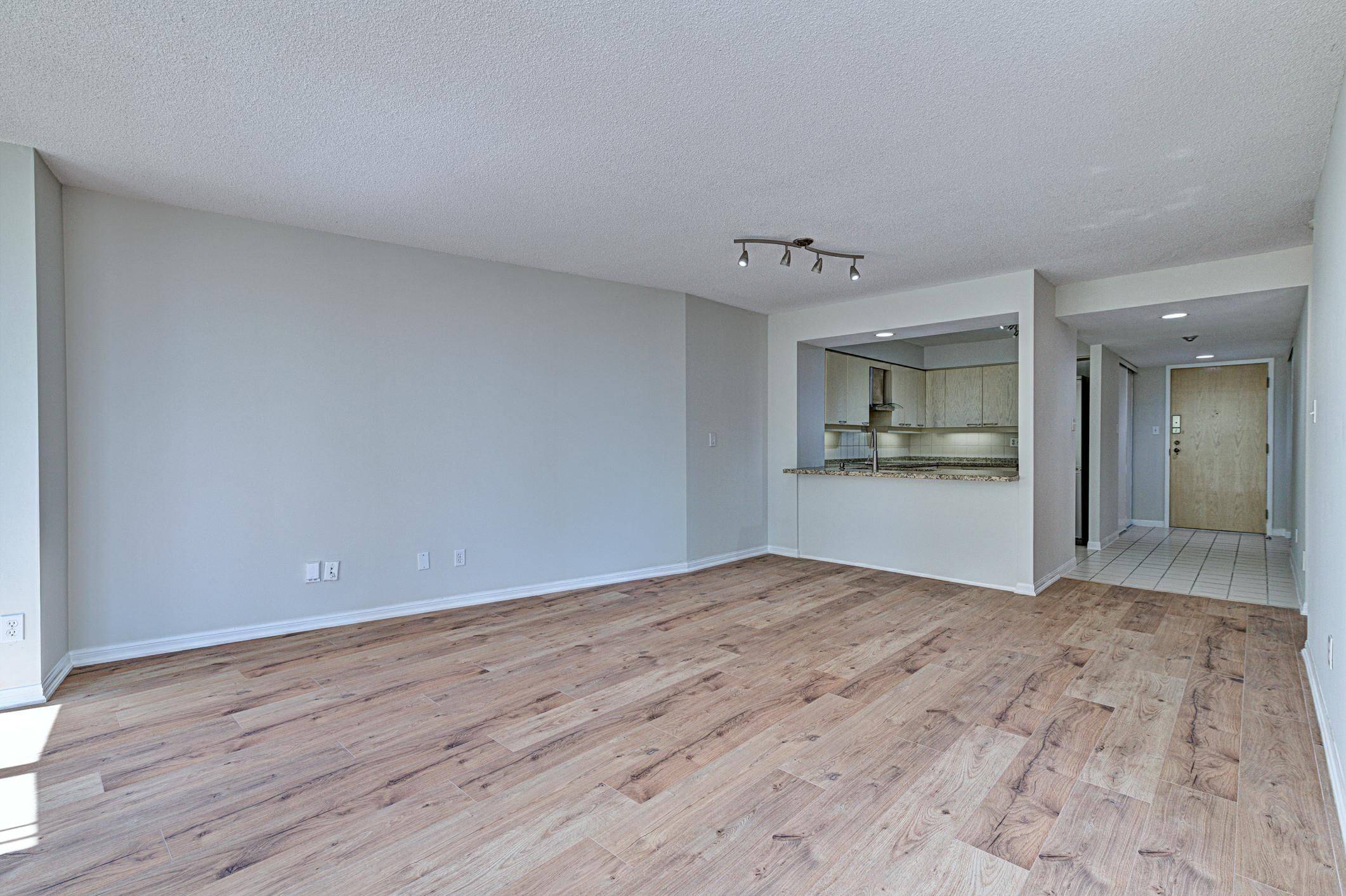 50 Eglinton AVE W #306, Mississauga, ON L5R 3P5