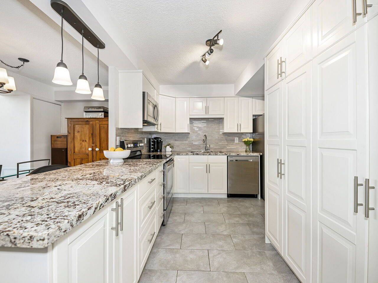 1300 Marlborough CT #534, Oakville, ON L6H 2S2