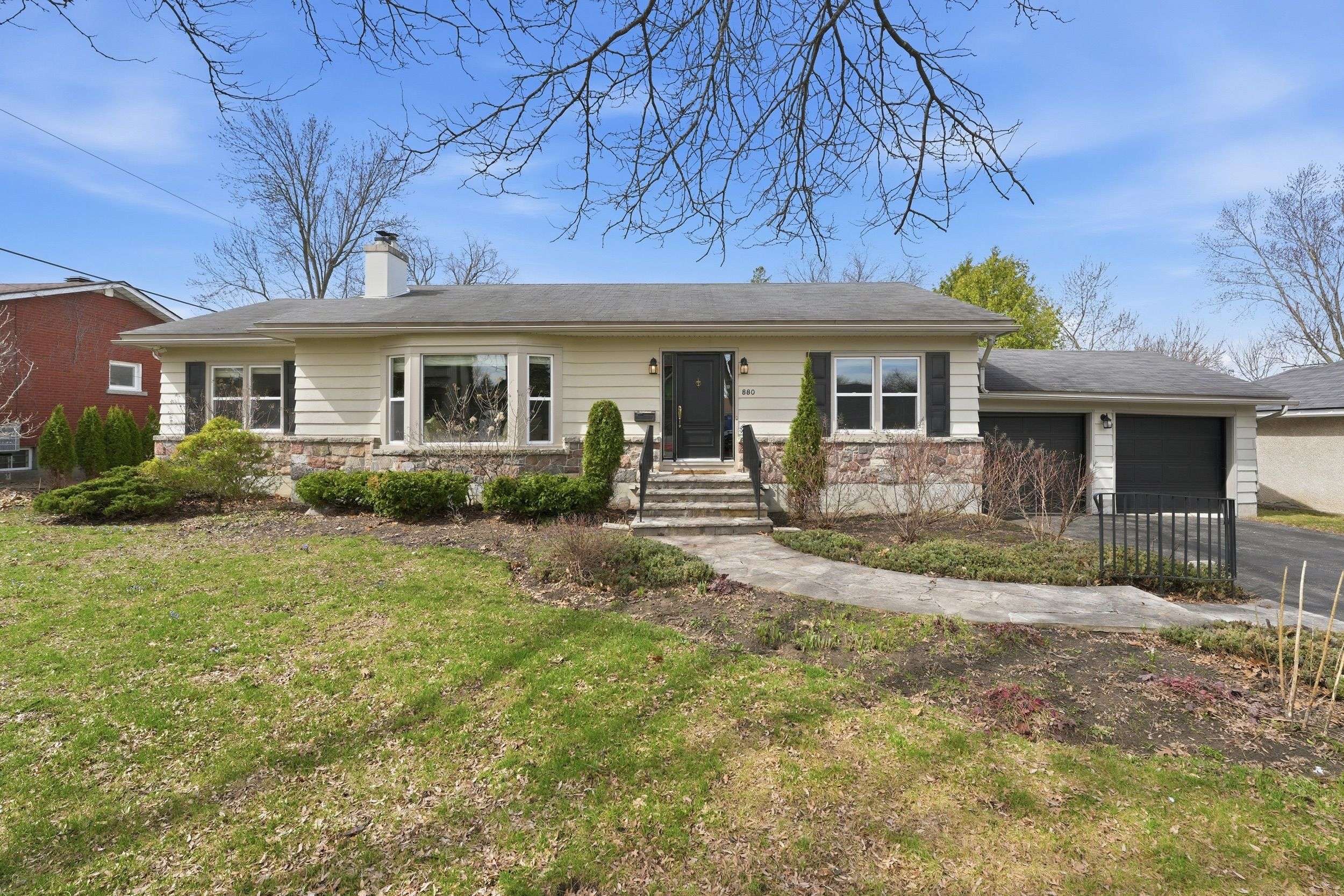 880 Melwood AVE, Mckellar Heights - Glabar Park And Area, ON K2A 3C3