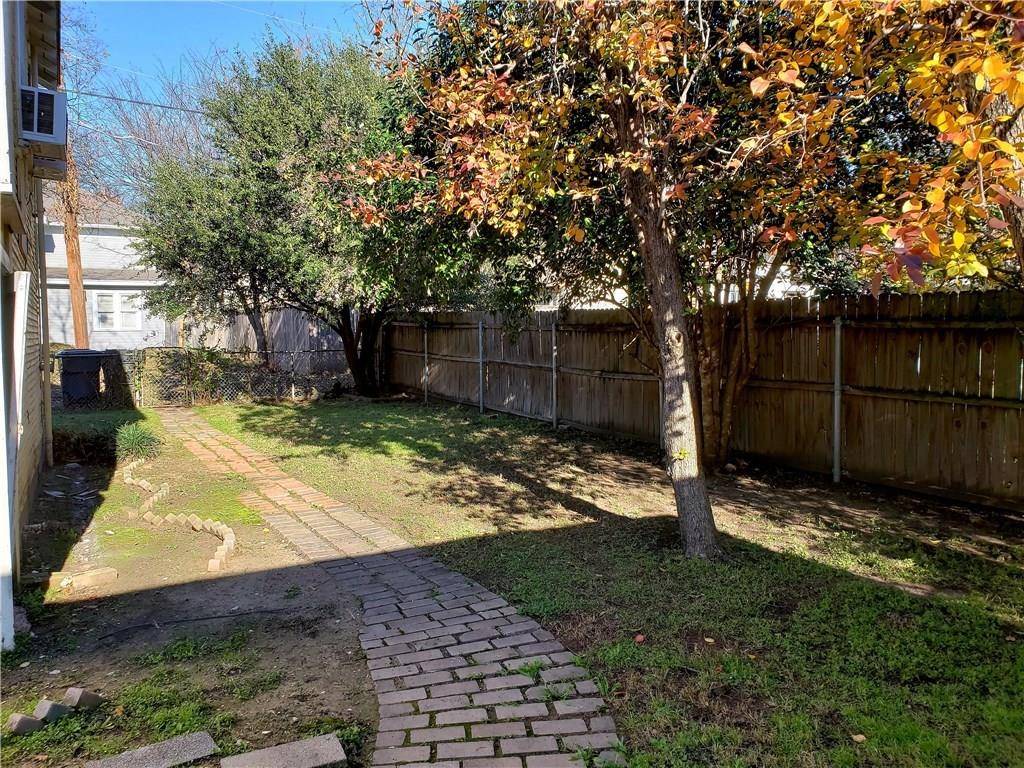 402 N Augusta, Dallas, TX 75214