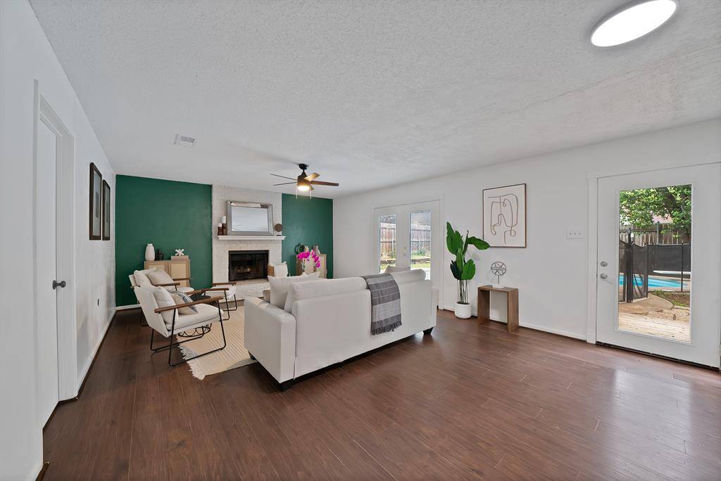 413 Wild Oak Lane, Euless, TX 76039