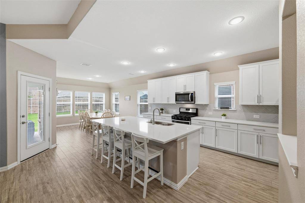 1005 Sweeping Butte Drive, Fort Worth, TX 76052