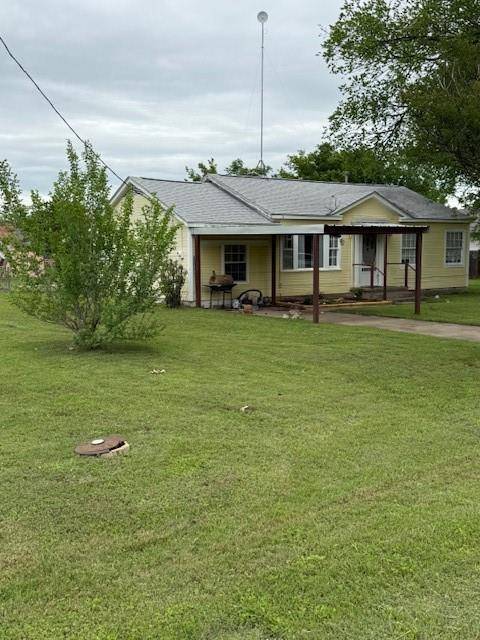 401 E Hayes Avenue, Whitney, TX 76692