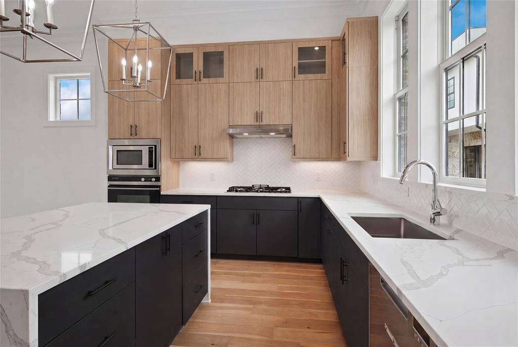 14956 Oak Street, Addison, TX 75001