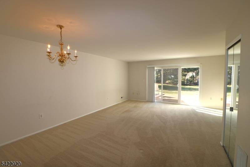 204 Red Crest La. #204, Branchburg Twp., NJ 08876