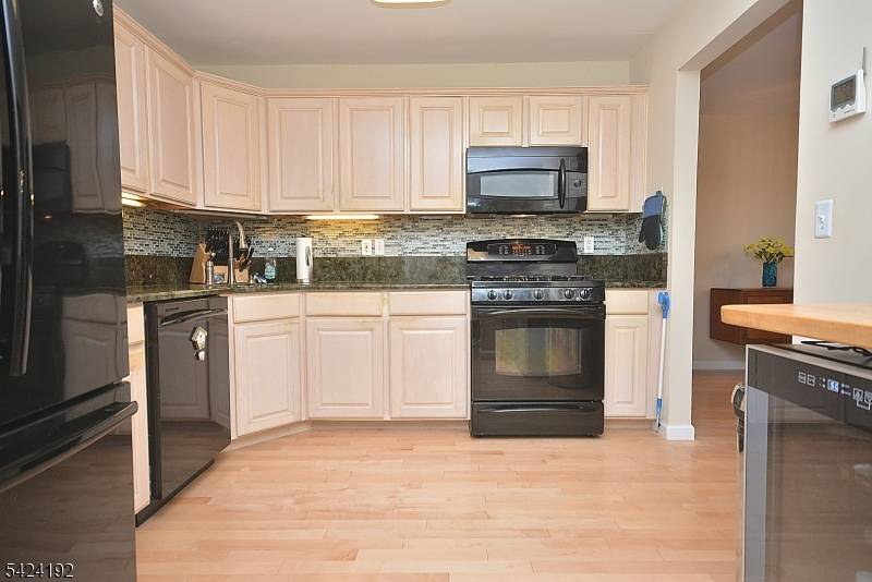 50 Potomac Dr, Bernards Twp., NJ 07920