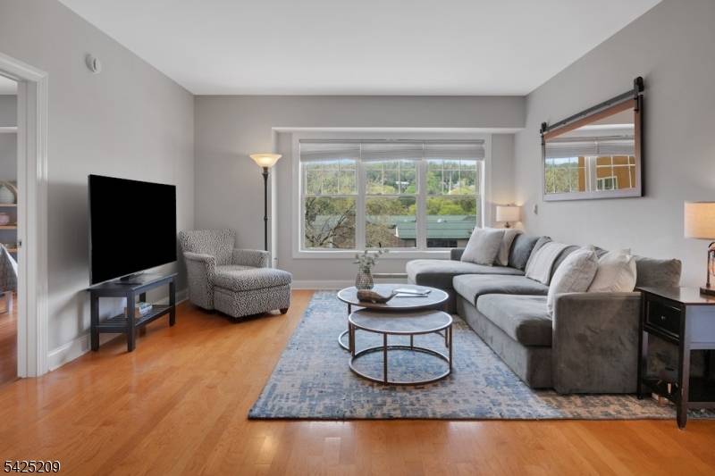 48 S Park St #507, Montclair Twp., NJ 07042