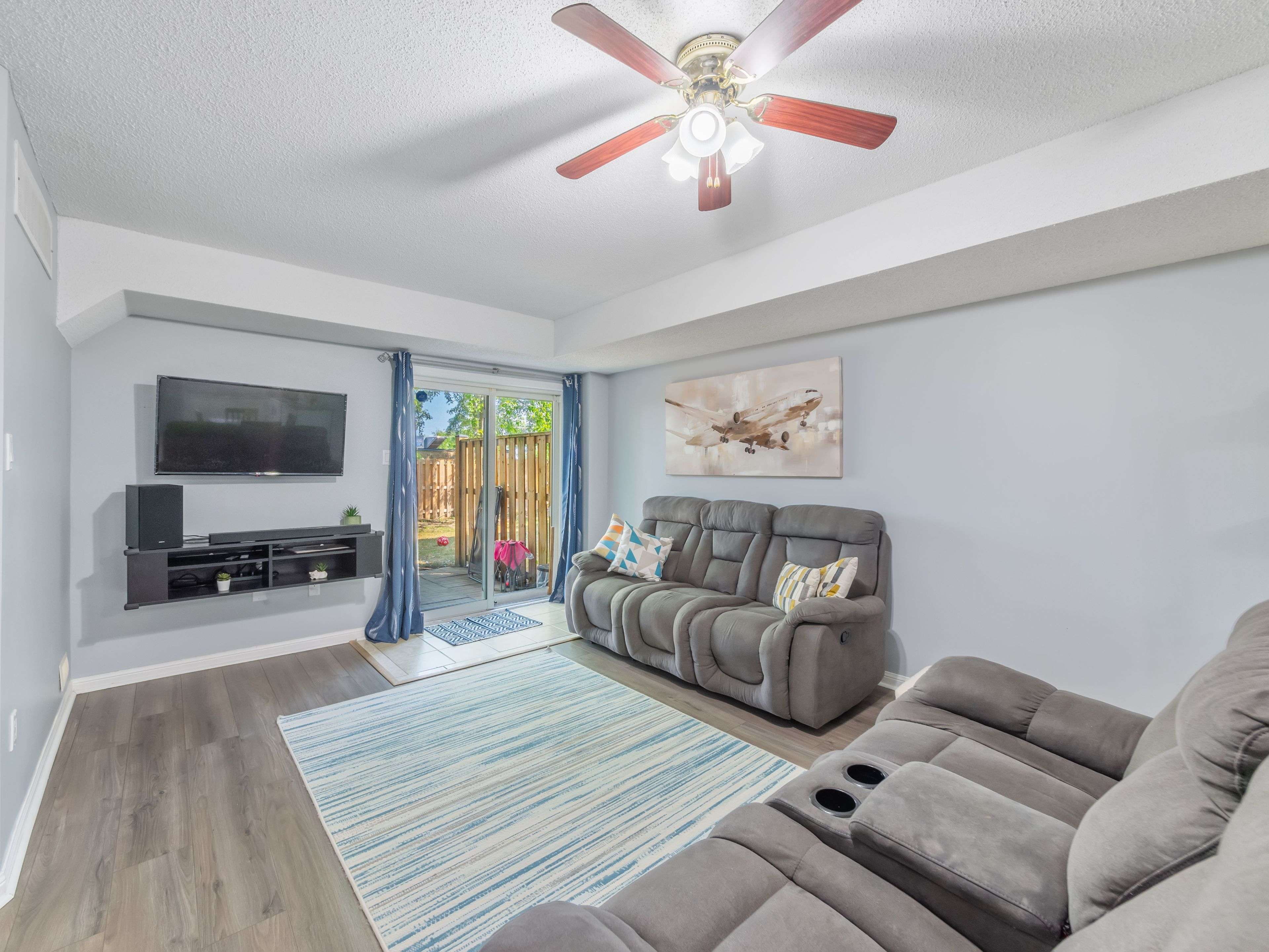 235 Ferndale DR S #13, Barrie, ON L4N 0T6