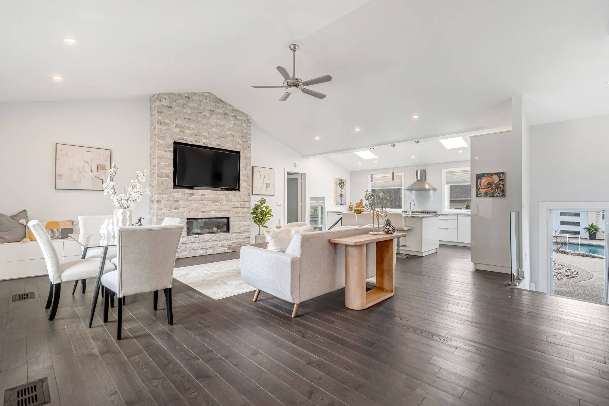 2123 Deyncourt DR, Burlington, ON L7R 1W2