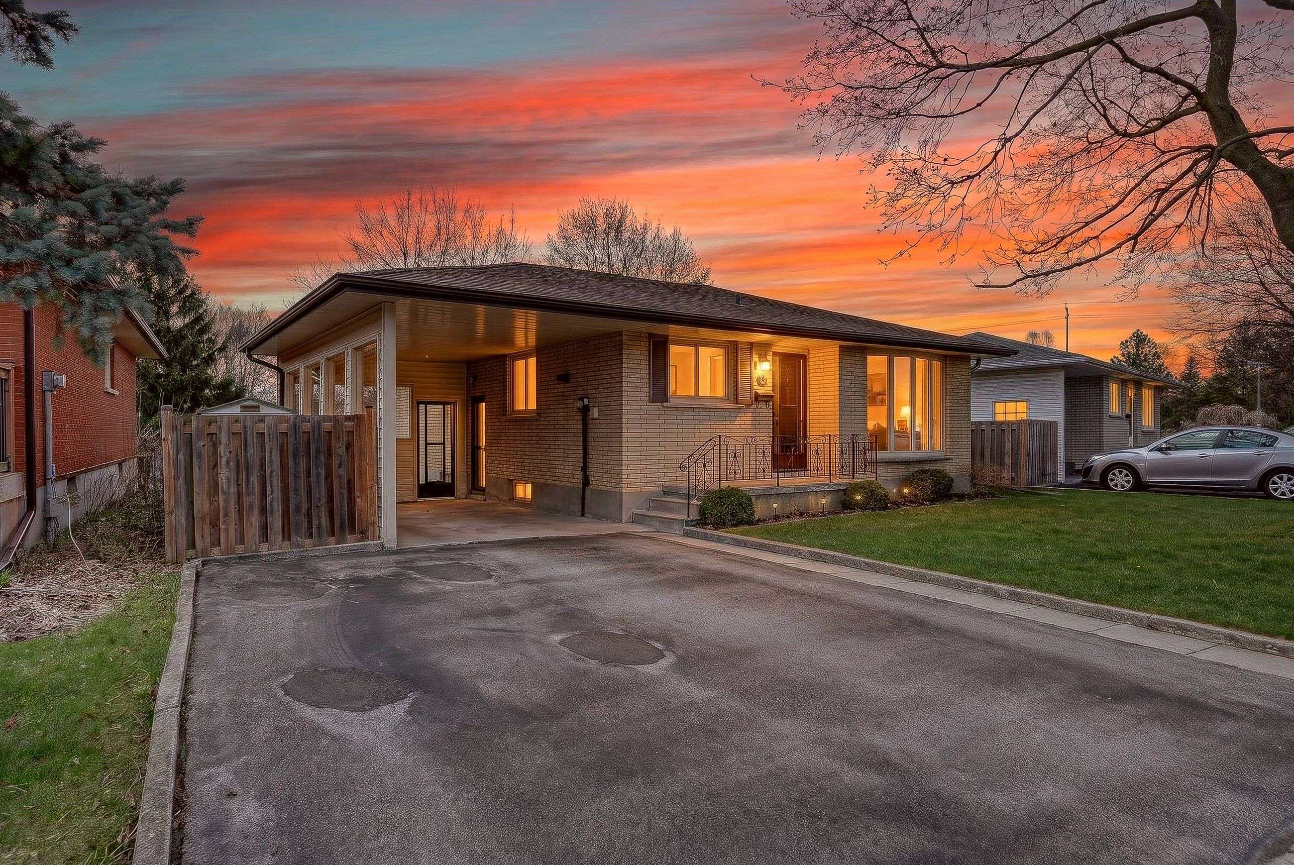 40 Hillmer RD, Cambridge, ON N1R 6B6