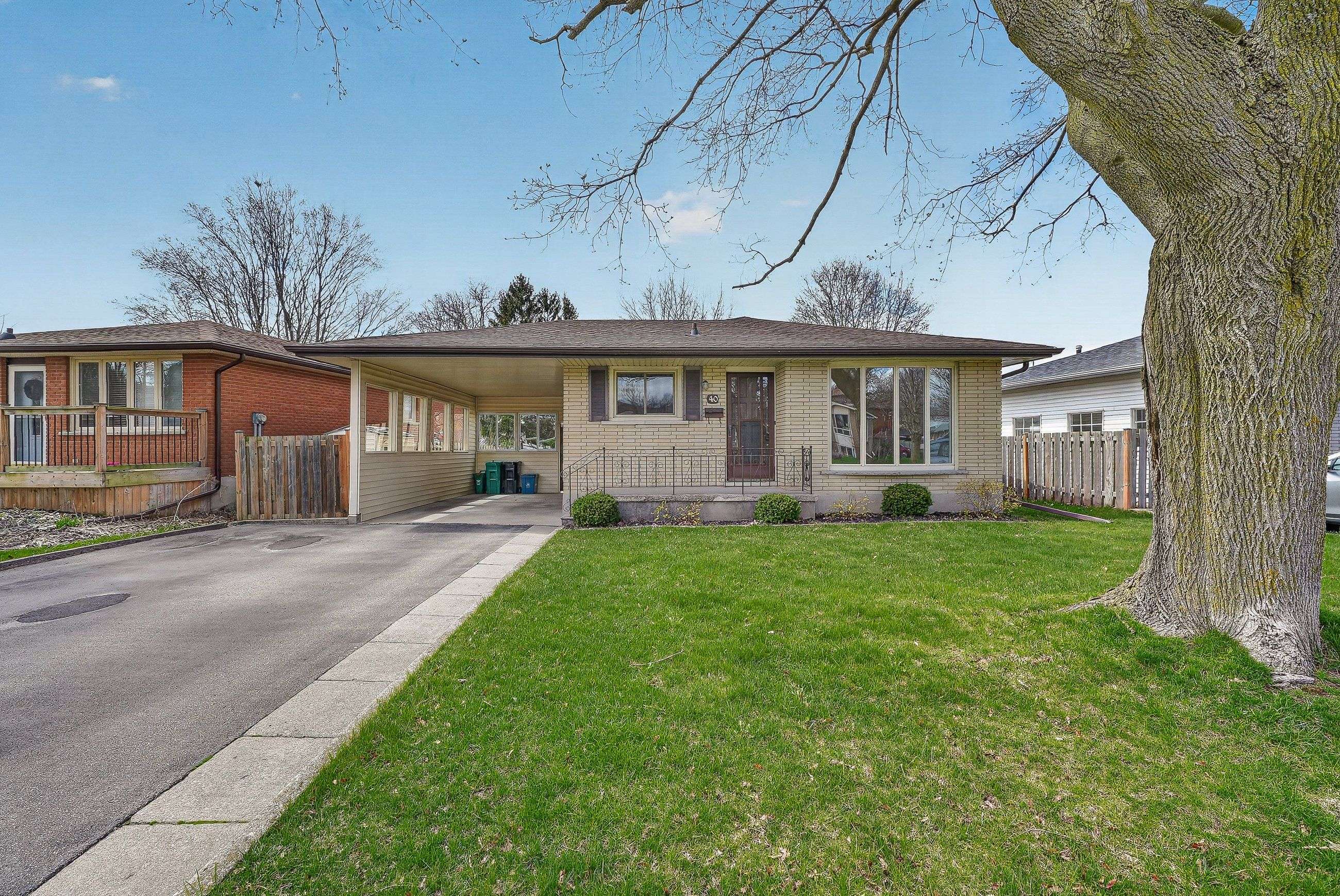 40 Hillmer RD, Cambridge, ON N1R 6B6