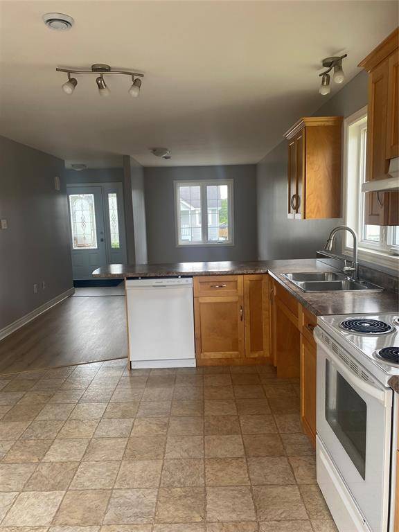 8 Jaycee Place, St. John's, NL A1E0B6