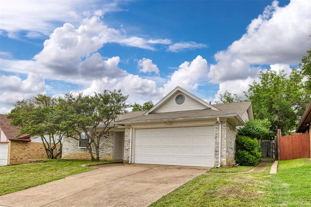 6433 Westridge Drive, Watauga, TX 76148