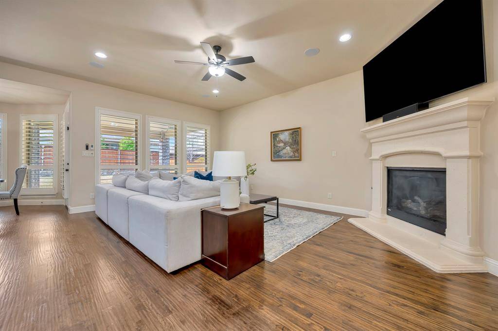 1009 Holston Hills Trail, Roanoke, TX 76262