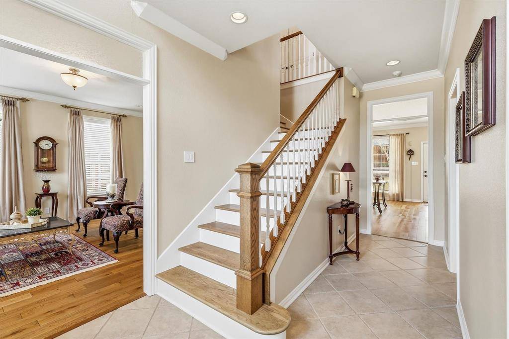 801 Bent Tree Drive, Euless, TX 76039