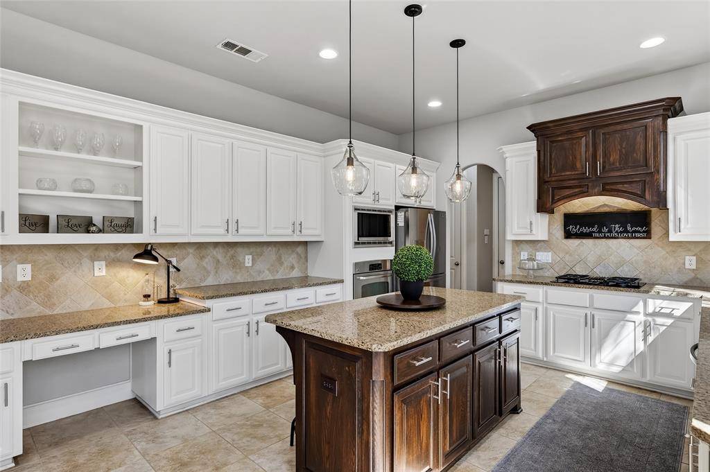 813 Moss Cliff Circle, Mckinney, TX 75071