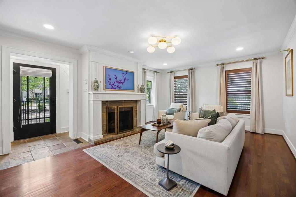 4828 Bryce Avenue, Fort Worth, TX 76107