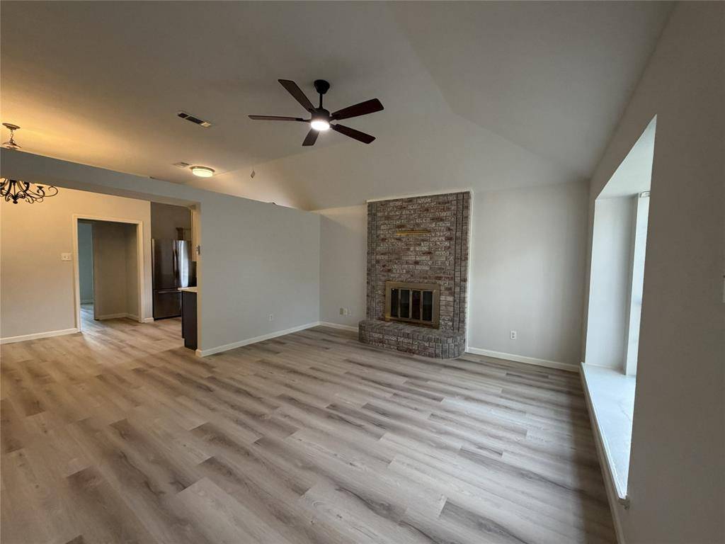 900 Cornfield Drive, Arlington, TX 76017