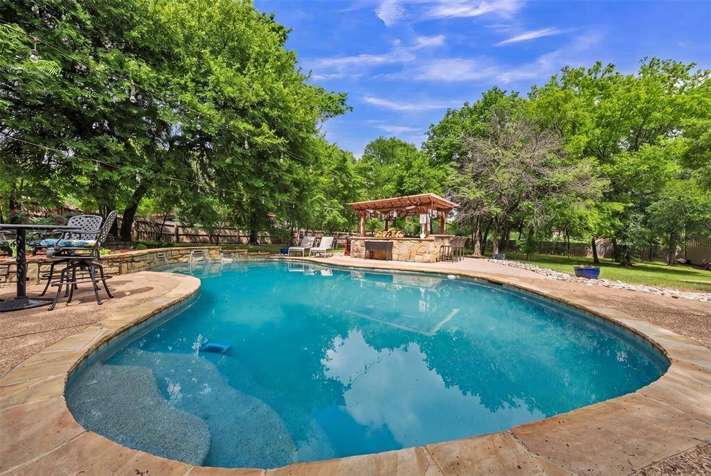 1557 Woodbee Court, Azle, TX 76020