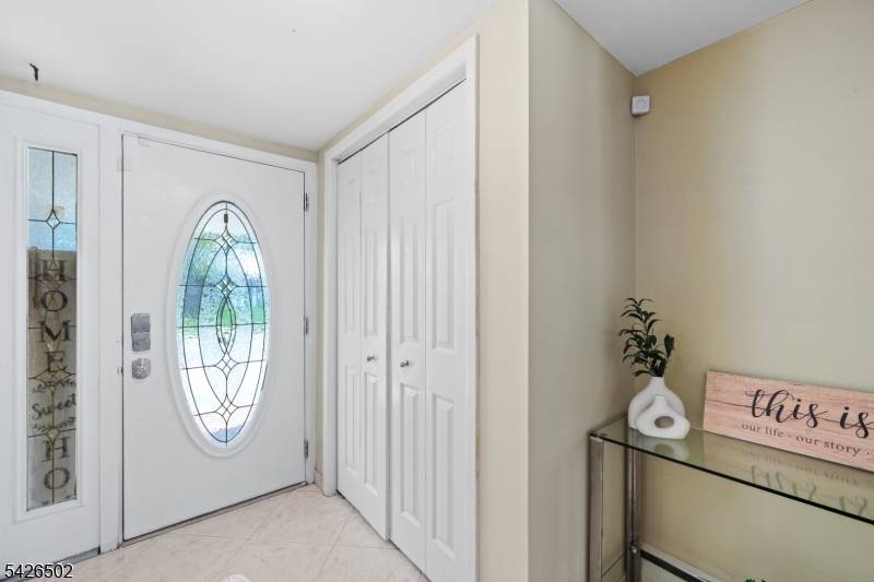 425 Victor St, Saddle Brook Twp., NJ 07663