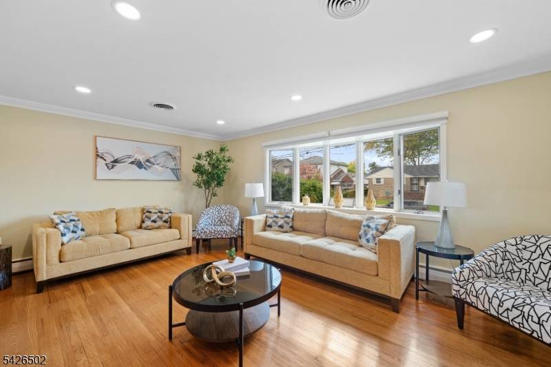 425 Victor St, Saddle Brook Twp., NJ 07663