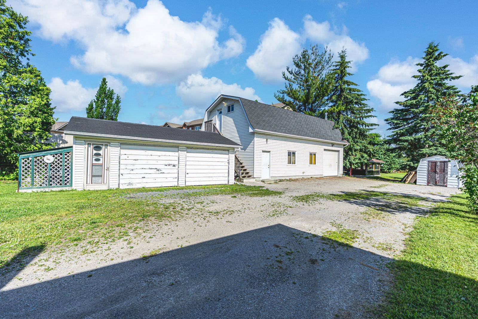 223 Phillips ST, Barrie, ON L4N 3V2