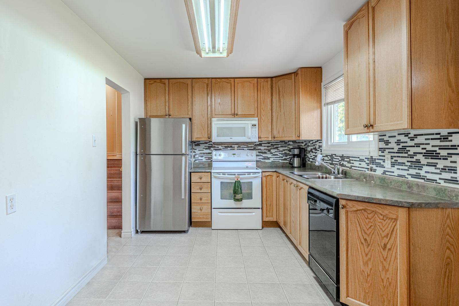 223 Phillips ST, Barrie, ON L4N 3V2