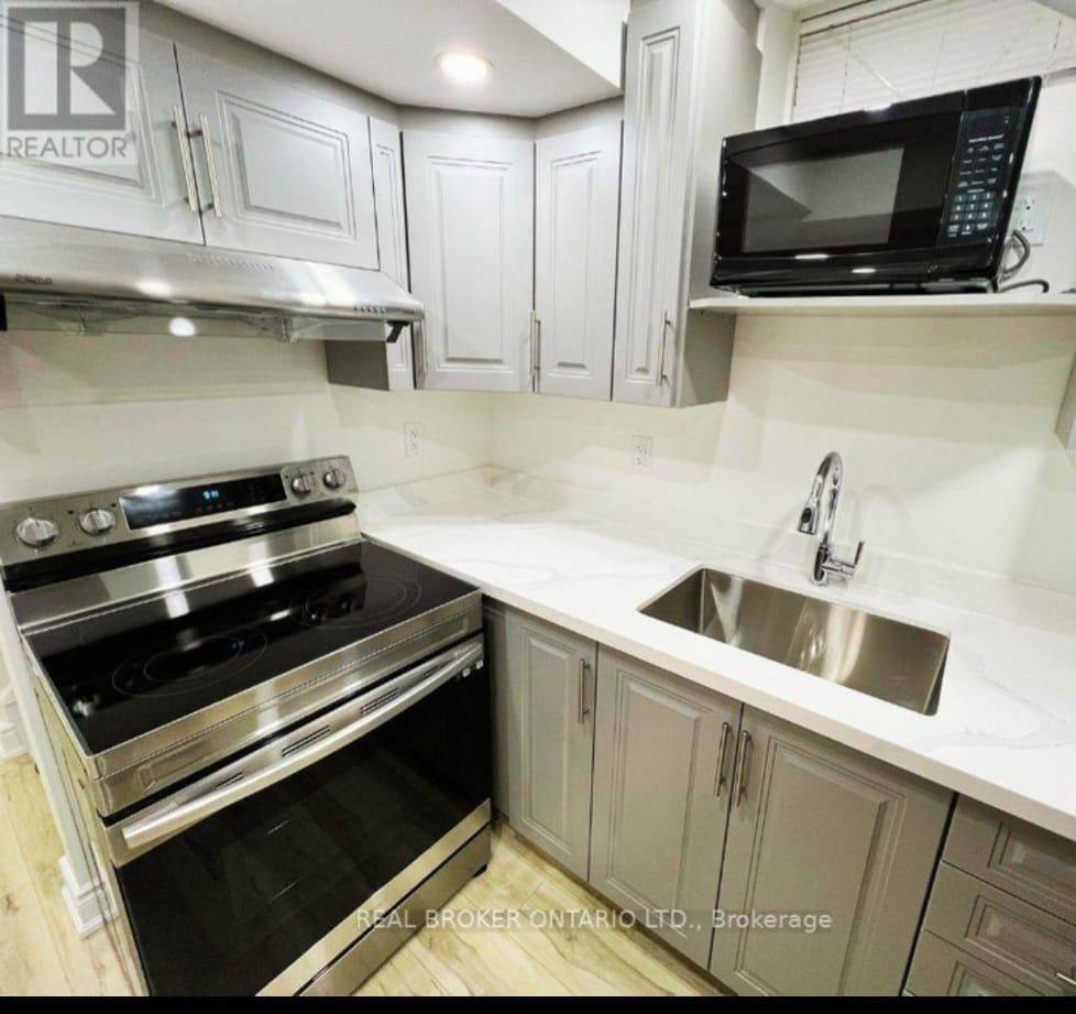 70 Campwood CRES, Brampton, ON L6P 0W8