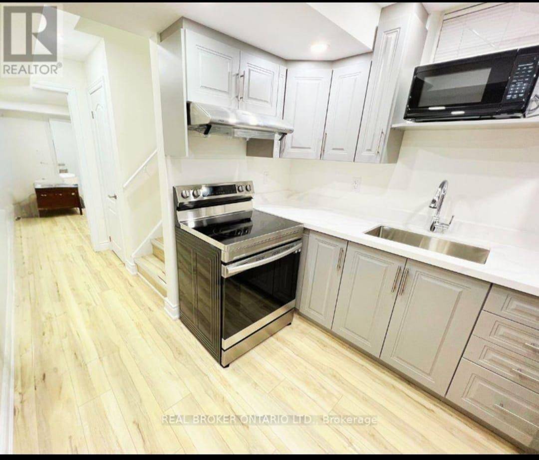 70 Campwood CRES, Brampton, ON L6P 0W8