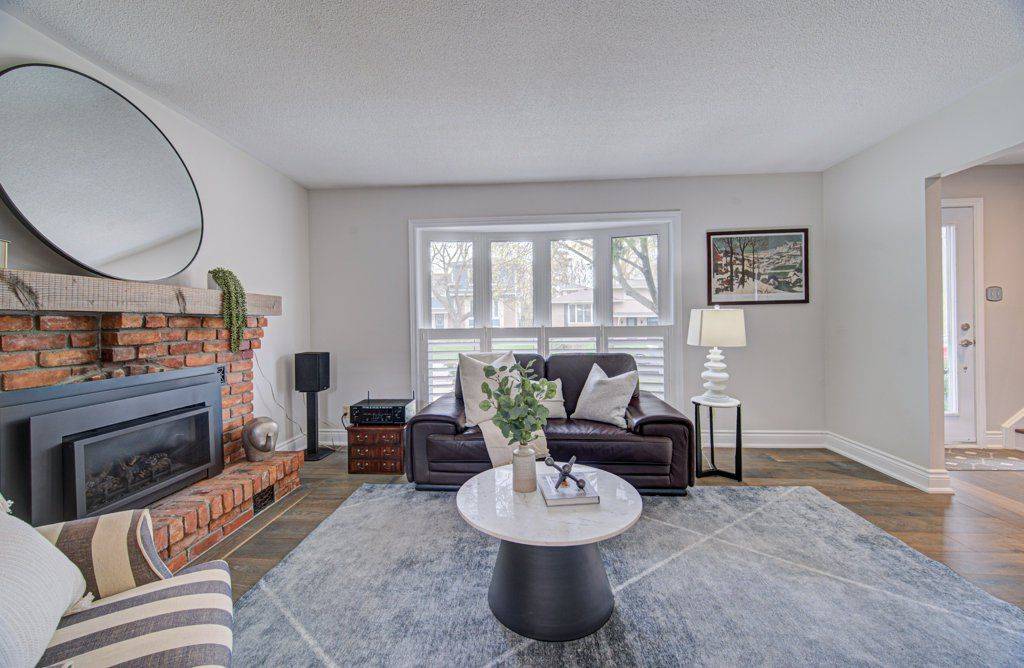 126 Otter CRES, Oakville, ON L6H 1E6