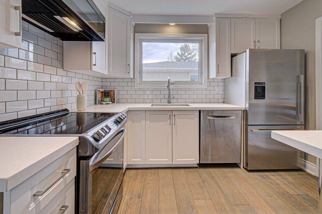 126 Otter CRES, Oakville, ON L6H 1E6