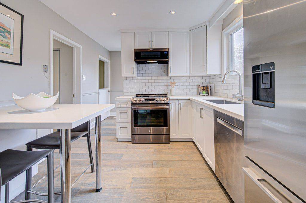 126 Otter CRES, Oakville, ON L6H 1E6