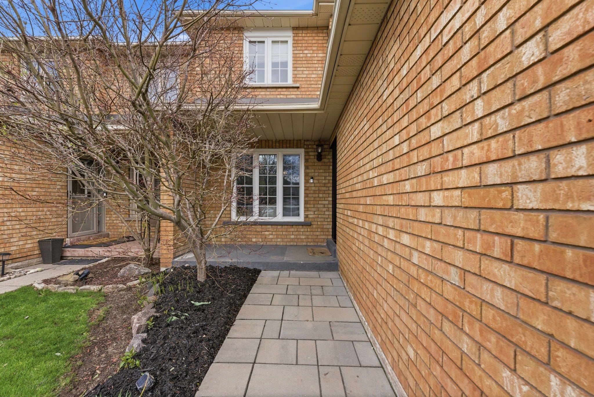 635 Amelia CRES, Burlington, ON L7L 6E6