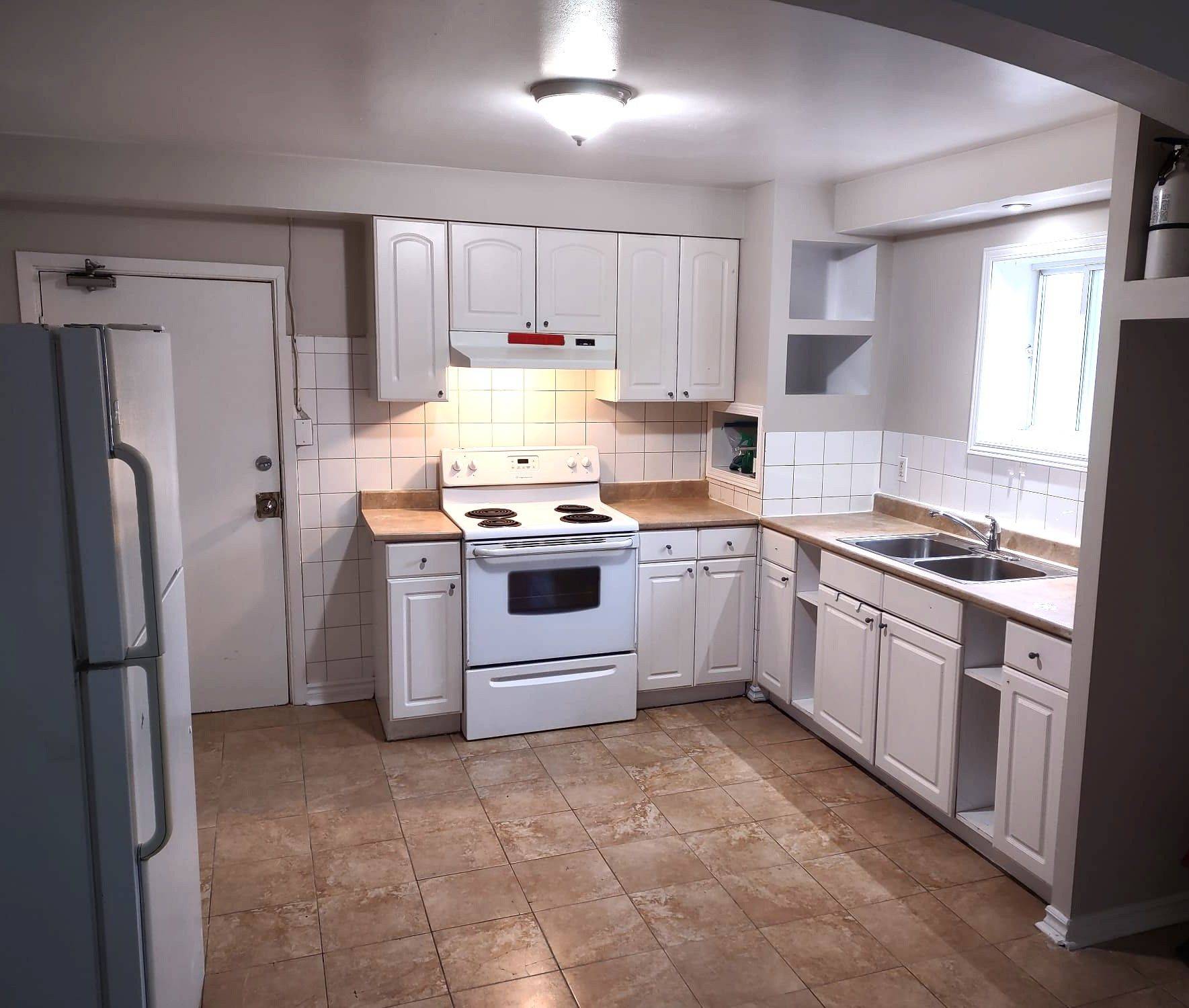 1254 Dorchester AVE E #5, Carlington - Central Park, ON K1Z 8E6