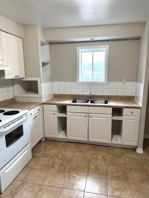 1254 Dorchester AVE E #5, Carlington - Central Park, ON K1Z 8E6