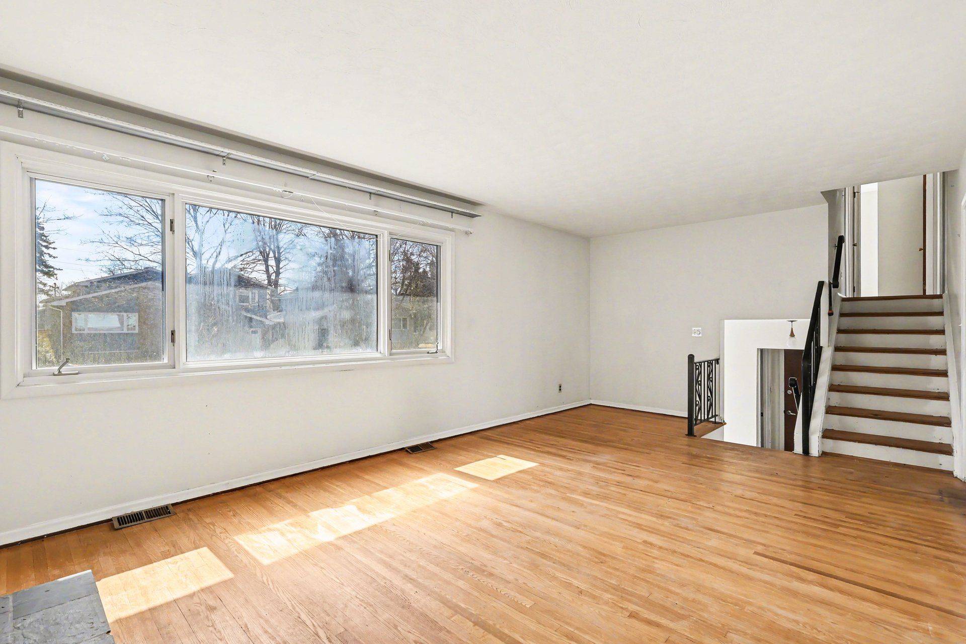 767 Cross AVE, Elmvale Acres And Area, ON K1G 3C9