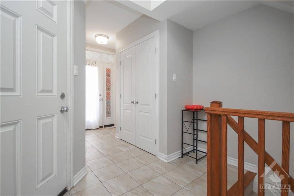 105 Eric Maloney WAY, Blossom Park - Airport And Area, ON K1T 0R2