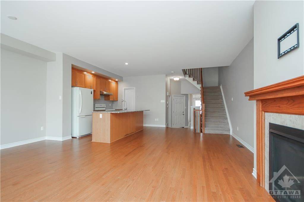 105 Eric Maloney WAY, Blossom Park - Airport And Area, ON K1T 0R2