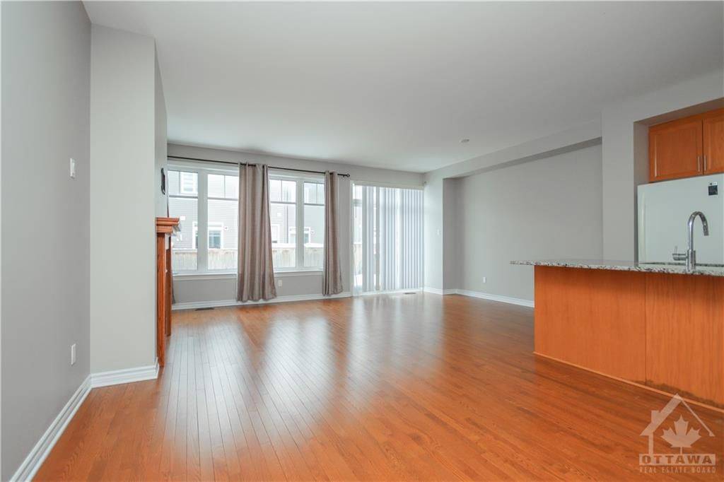 105 Eric Maloney WAY, Blossom Park - Airport And Area, ON K1T 0R2