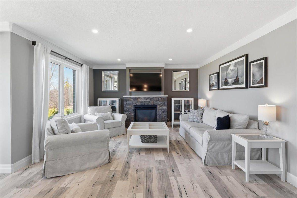 20 Granby CT, Belleville, ON K8N 0G5