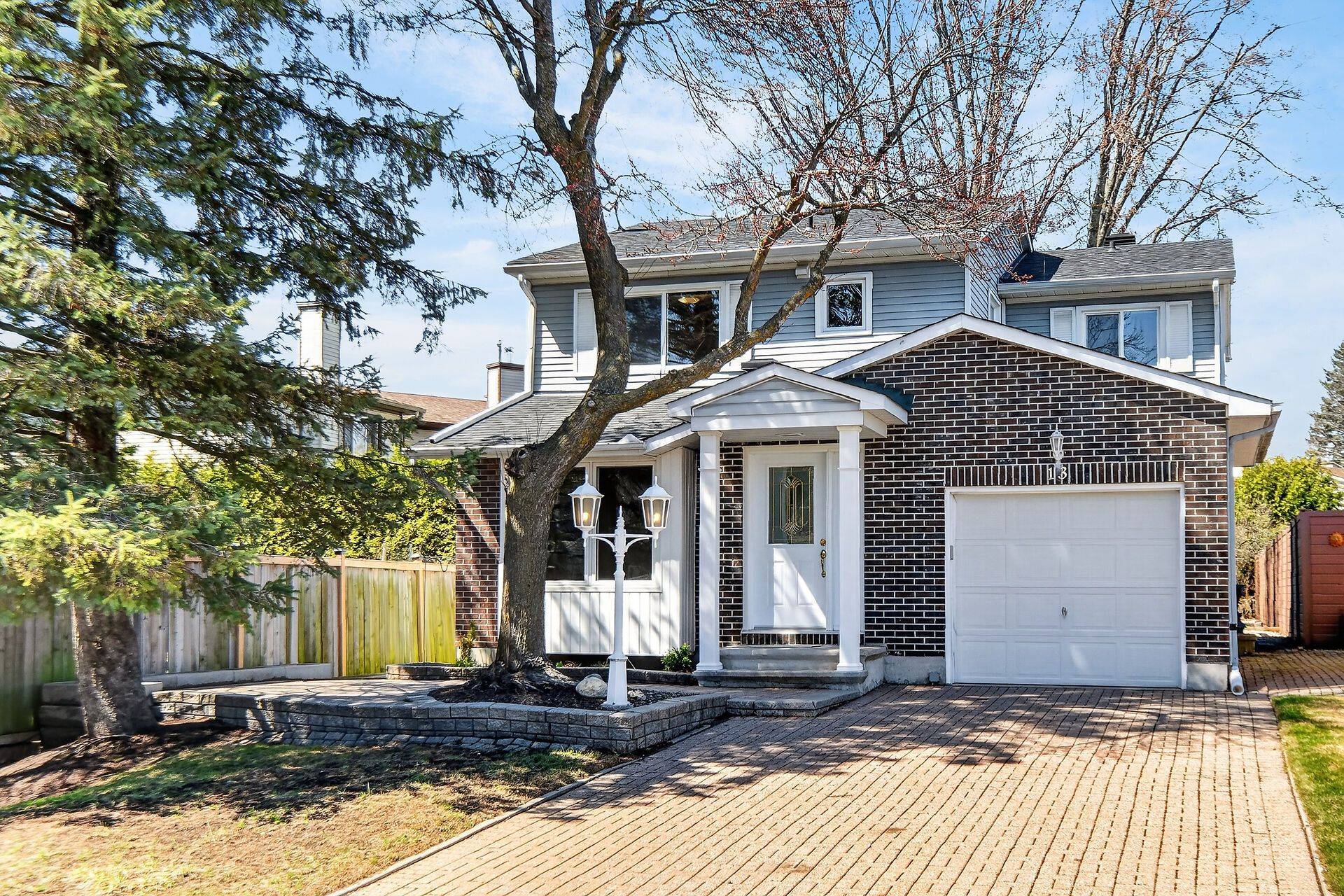 13 Valley Ridge ST, Cityview - Parkwoods Hills - Rideau Shore, ON K2E 7W1