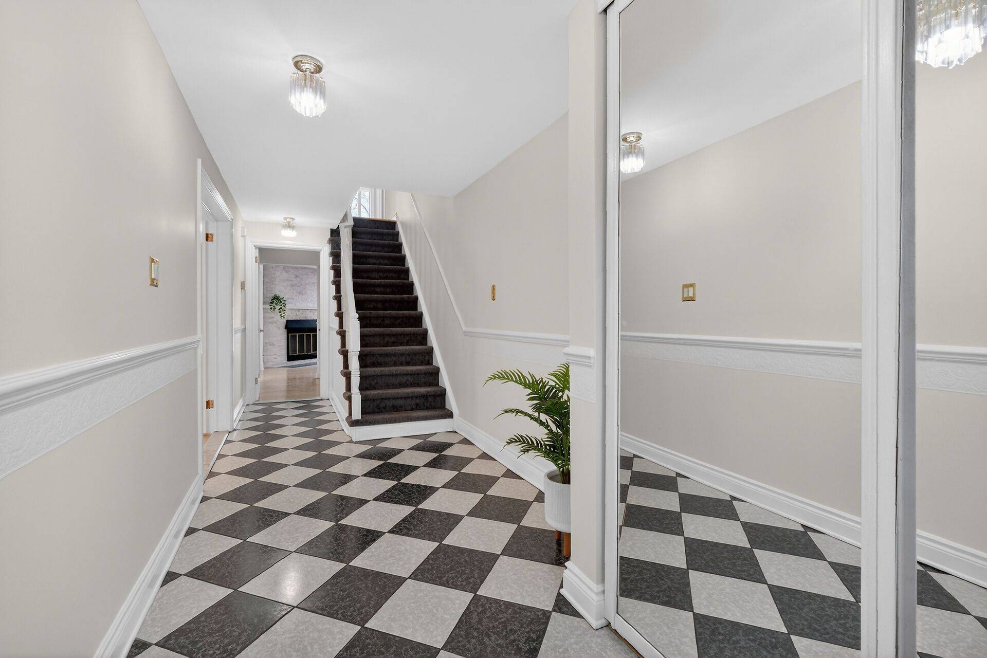 13 Valley Ridge ST, Cityview - Parkwoods Hills - Rideau Shore, ON K2E 7W1