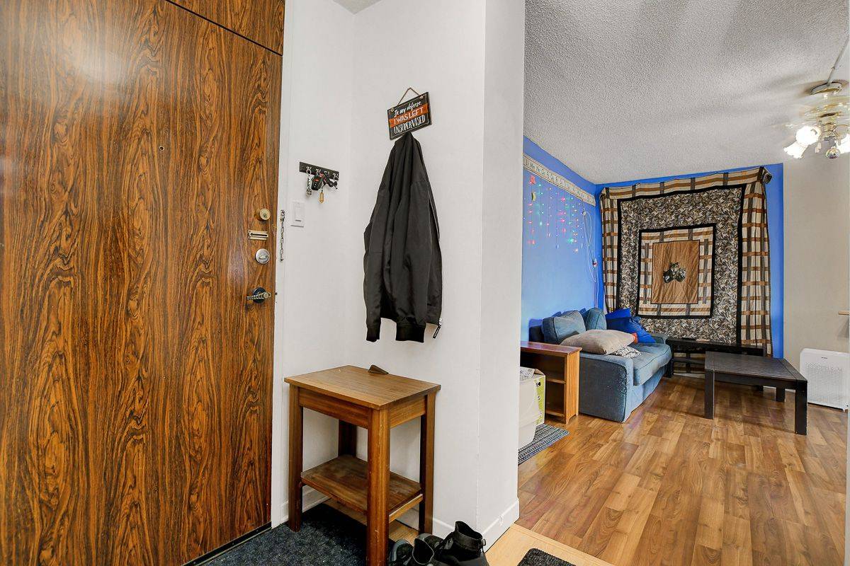 2000 Jasmine CRES #206, Beacon Hill North - South And Area, ON K1J 8K4